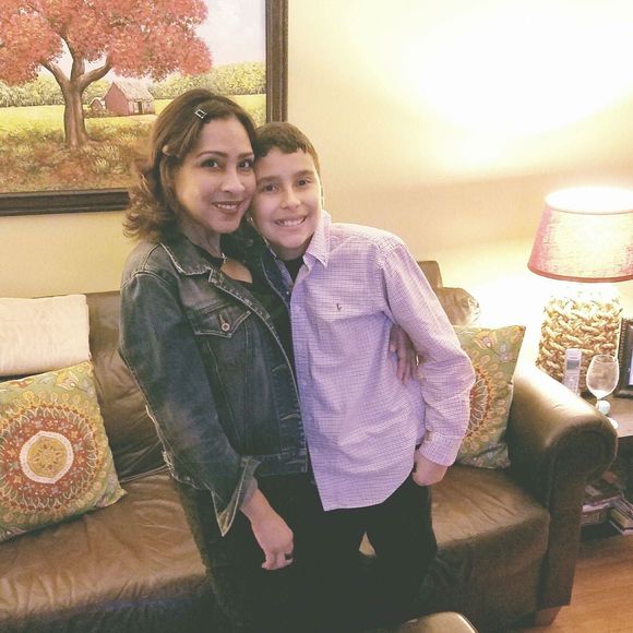 Meet your Posher, Yokasta - Picture 1 of 1